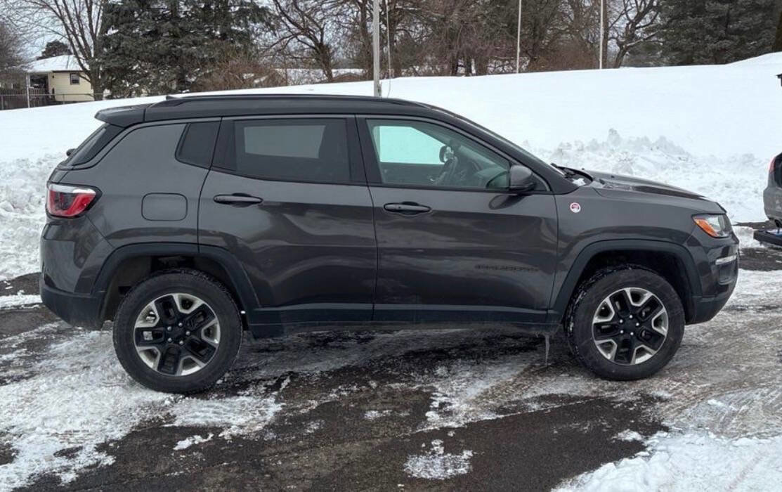 Used 2018 Jeep Compass Trailhawk image 3