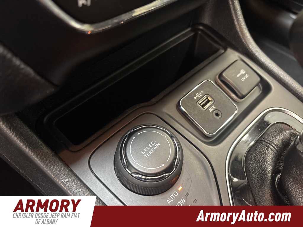 Used 2019 Jeep Cherokee Limited image 21