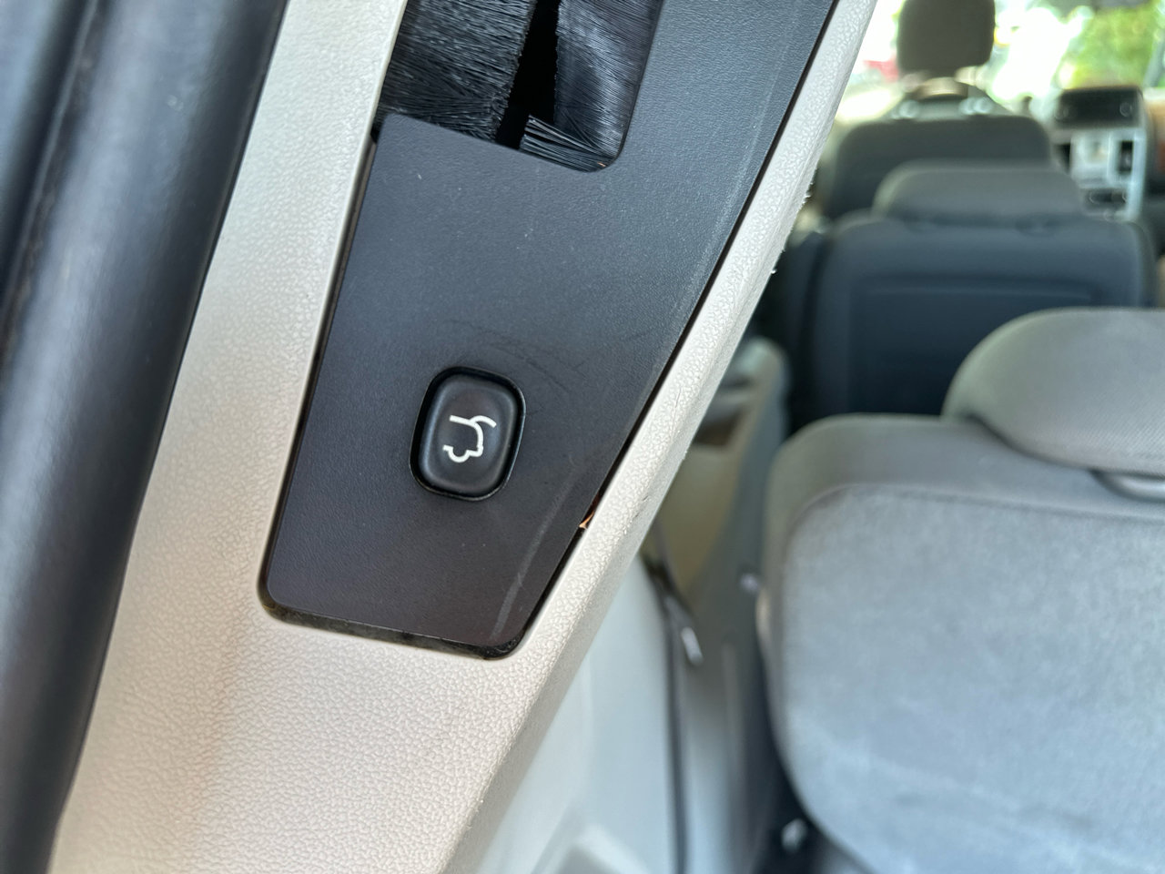 Used 2009 Chrysler Town & Country LX w/ PWR Convenience Group image 35