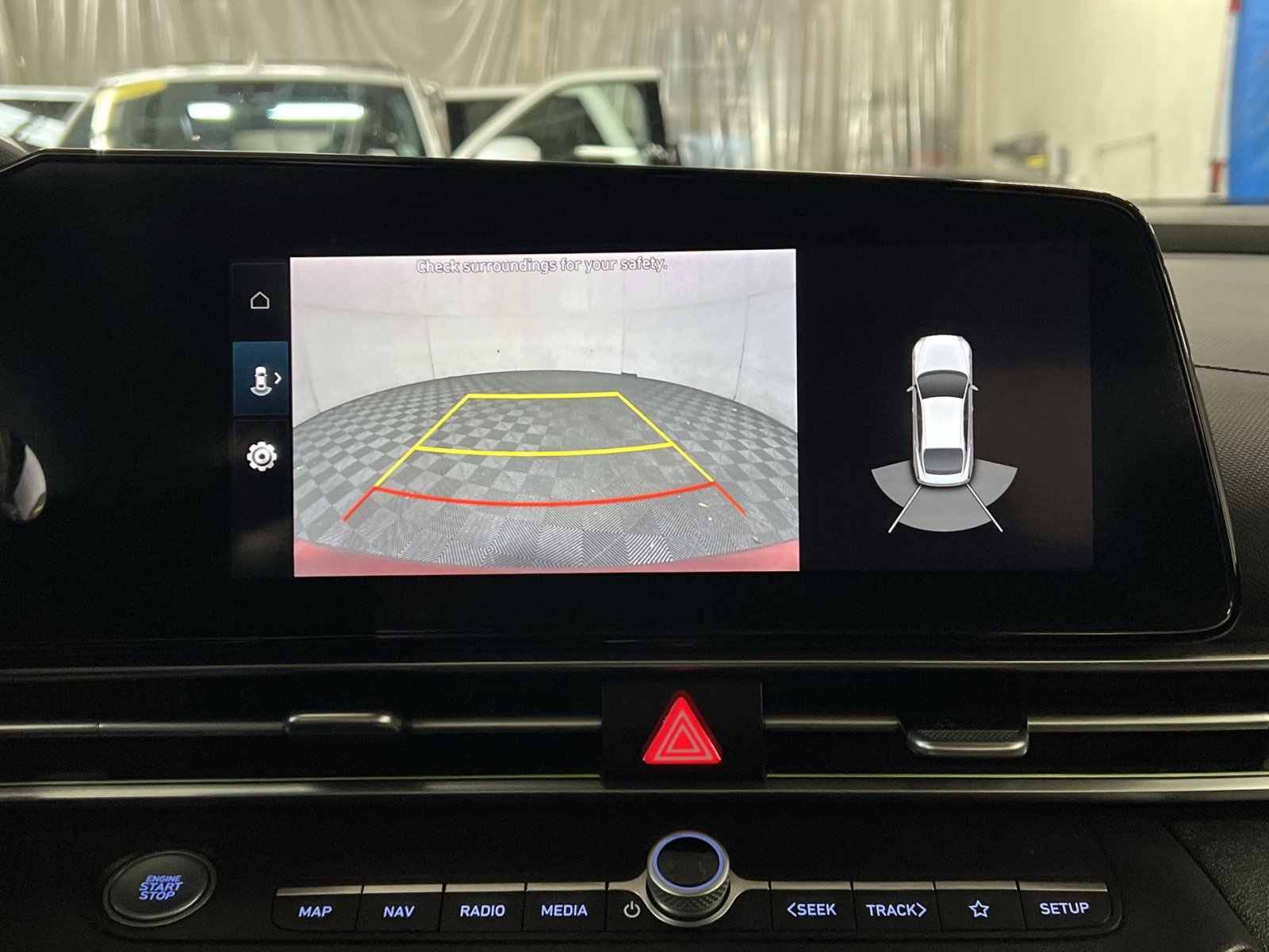 Used 2022 Hyundai Elantra Limited image 17