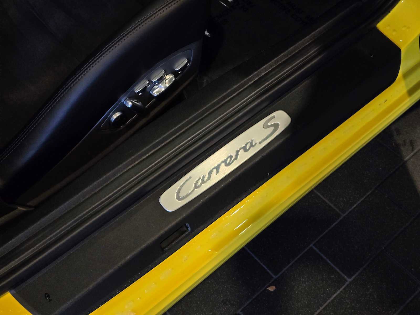 Used 2017 Porsche 911 Carrera S image 15
