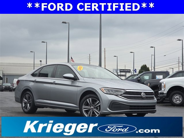 Used 2022 Volkswagen Jetta SE image 1