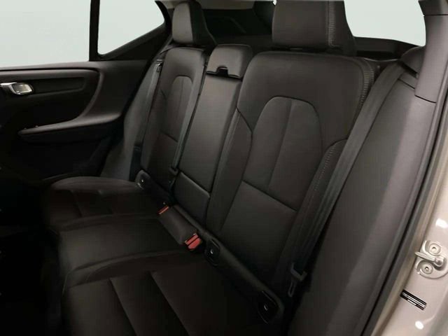 Used 2025 Volvo XC40 B5 Plus image 69