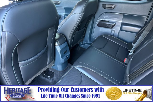 Used 2025 Ford Maverick Lobo AWD/4WD image 12