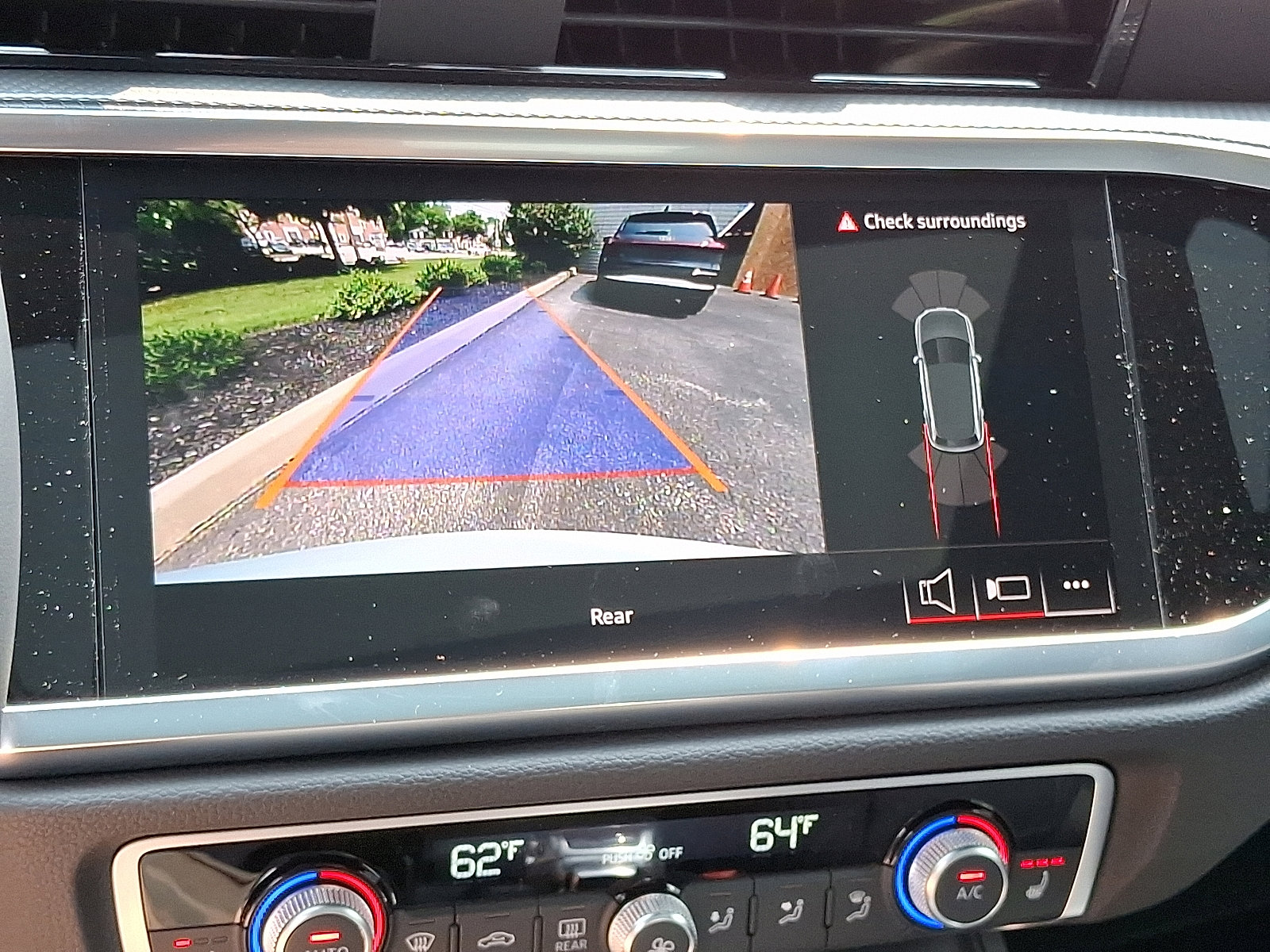 New 2025 Audi Q3 2.0T Premium image 12