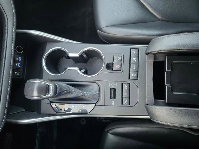 Used 2022 Toyota Highlander XLE image 21