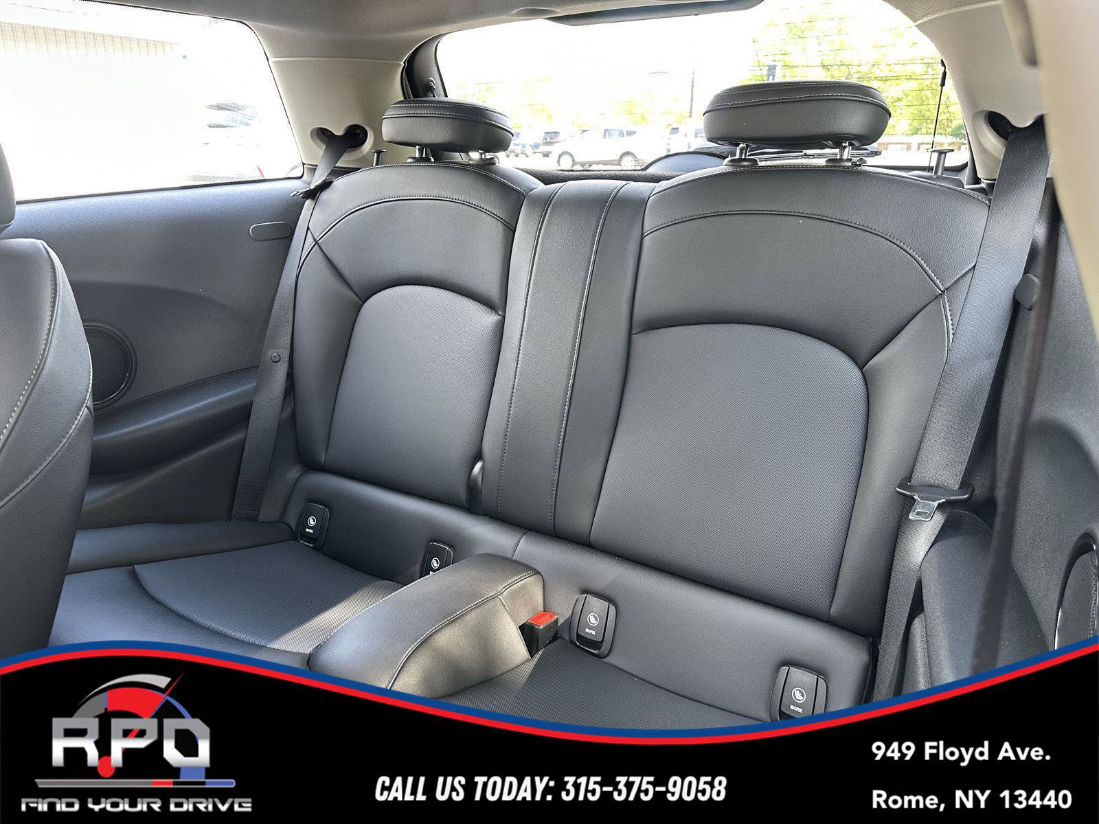 Used 2019 MINI Cooper S w/ Signature Upholstery Package FWD image 25