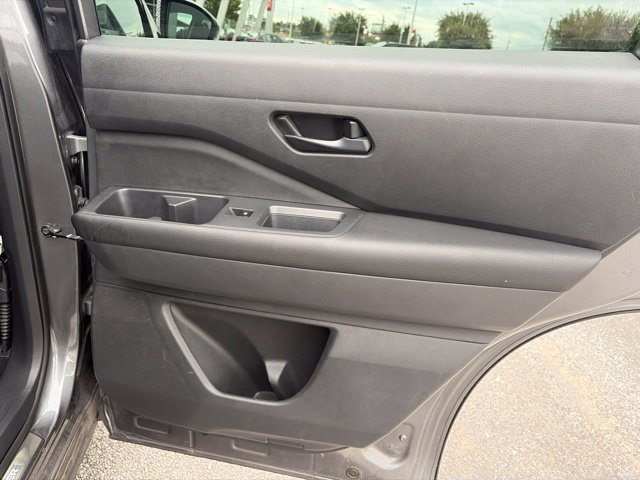Used 2024 Nissan Pathfinder SV w/ Lighting Package (N92) FWD image 19