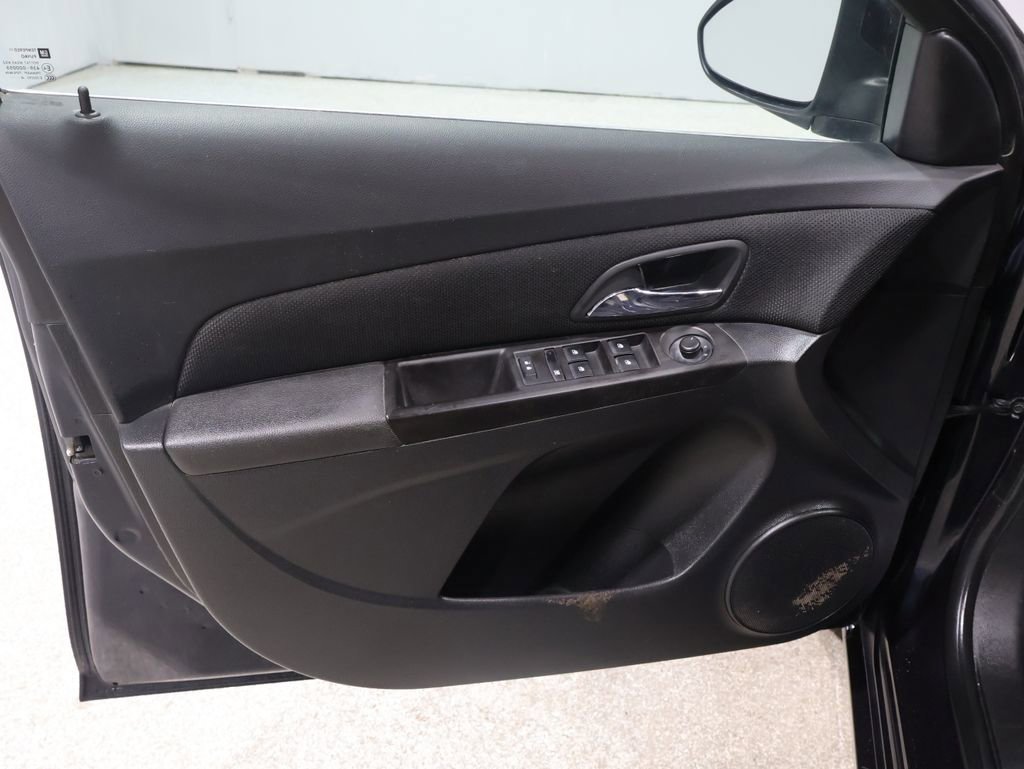 Used 2015 Chevrolet Cruze LT image 13