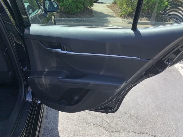 Used 2023 Toyota Camry SE image 11