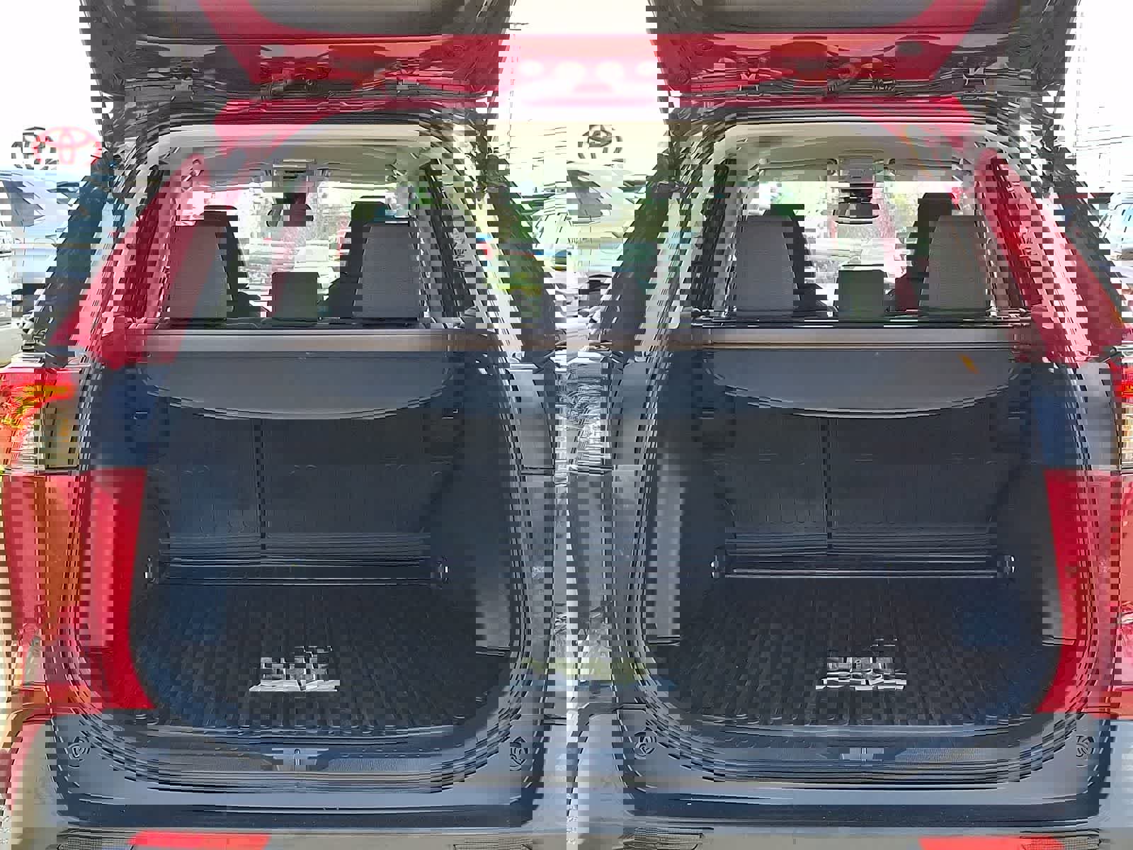 Certified 2021 Toyota RAV4 XLE image 32