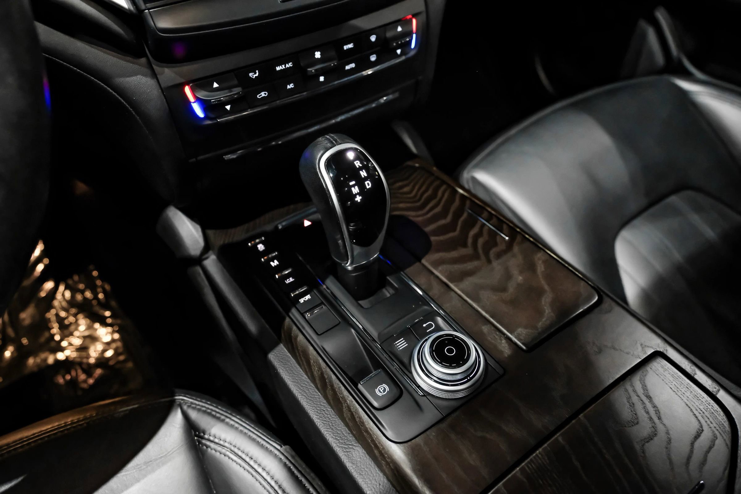 Used 2017 Maserati Ghibli w/ Luxury Package image 24