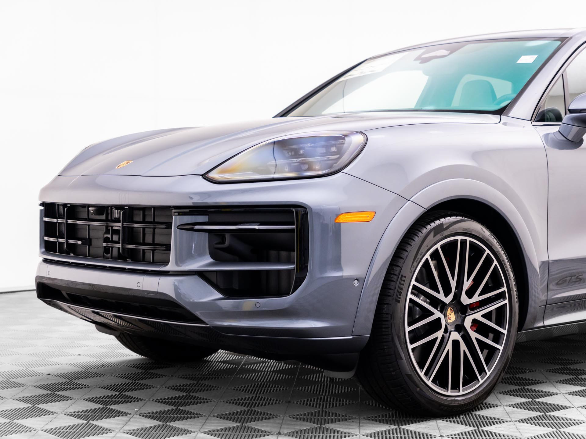 New 2027 Porsche Cayenne GTS AWD/4WD image 37