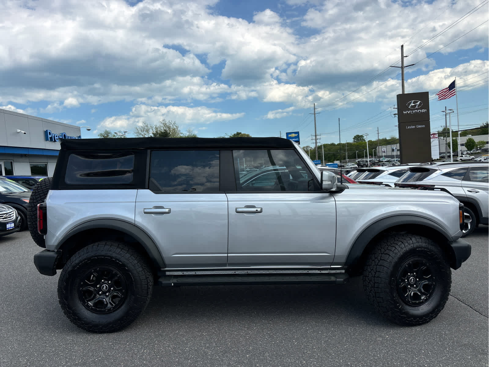 Used 2021 Ford Bronco Outer Banks w/ Sasquatch Package AWD/4WD image 3