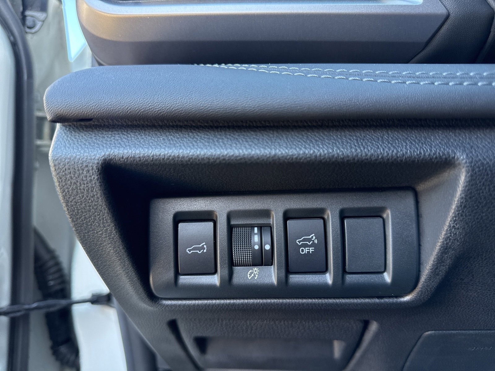 Used 2020 Subaru Outback Limited image 14