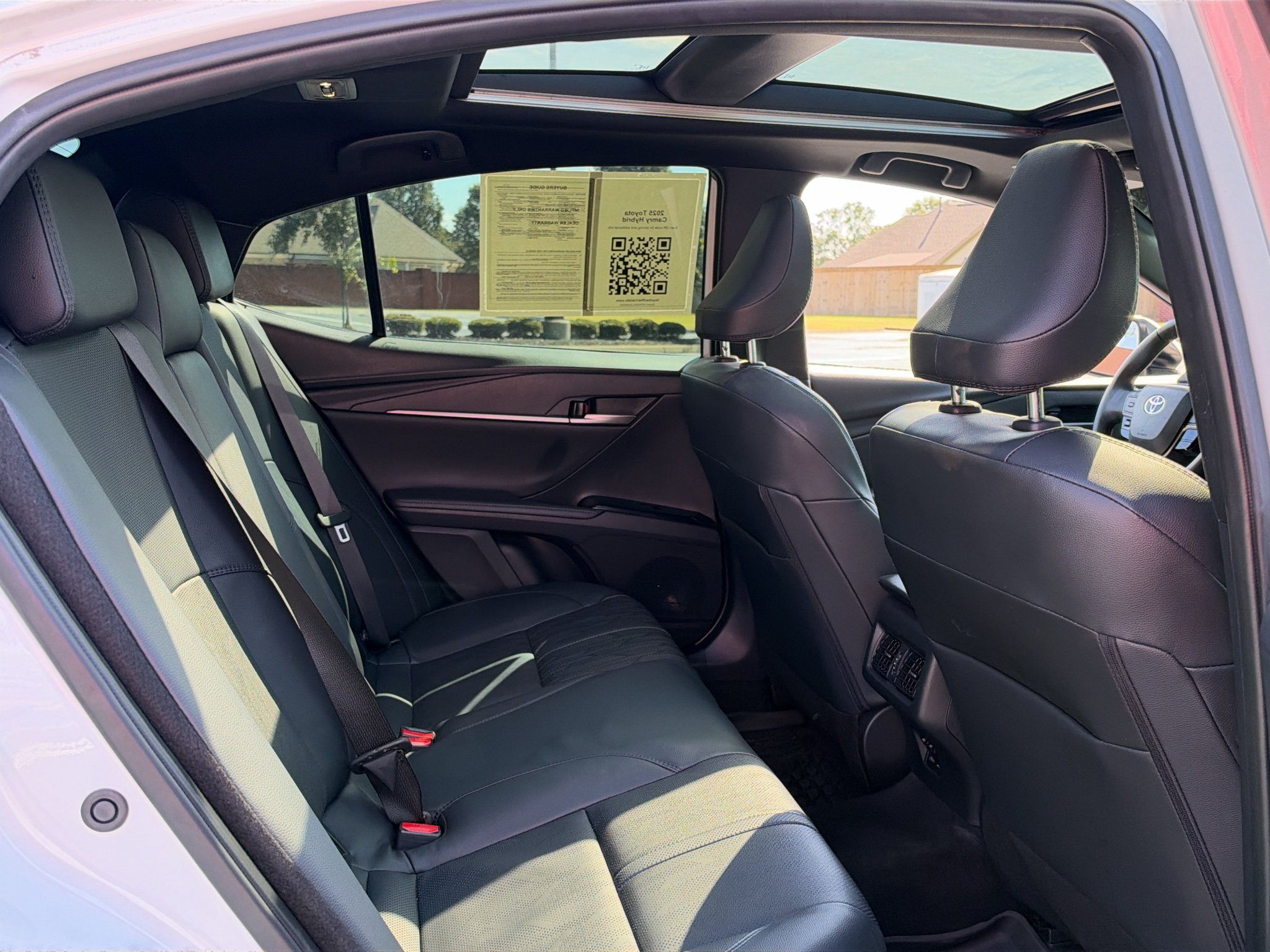 Used 2025 Toyota Camry XSE FWD image 16