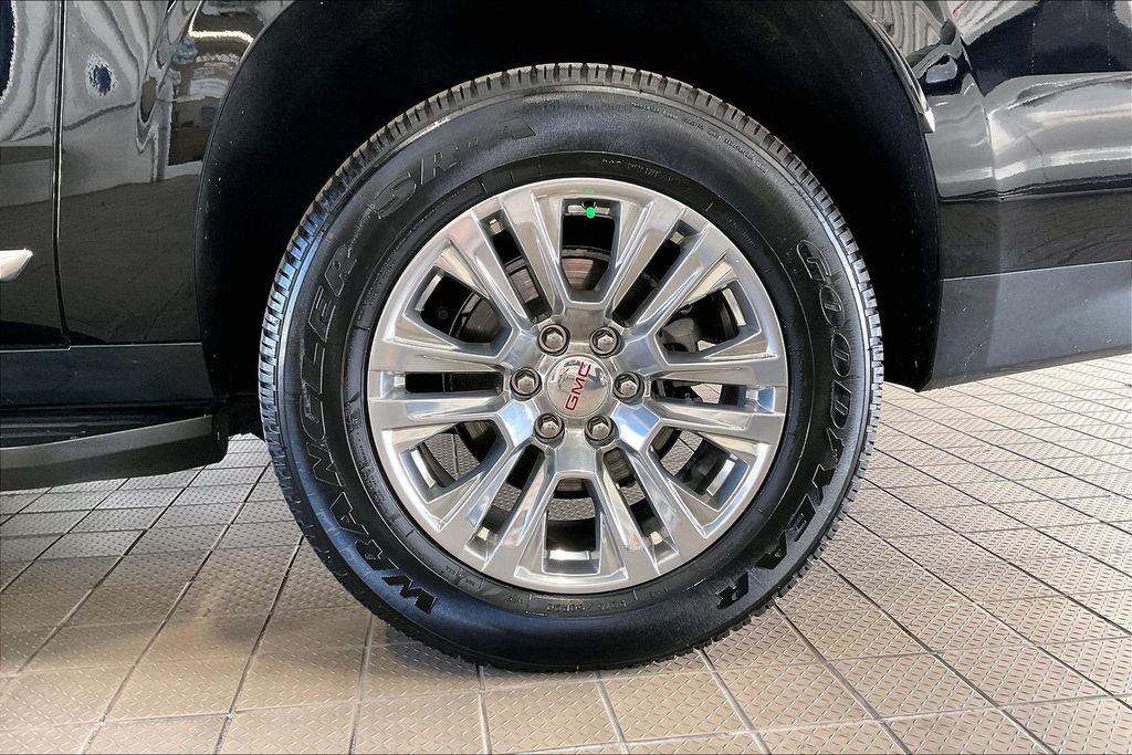Used 2024 GMC Yukon XL Denali image 34