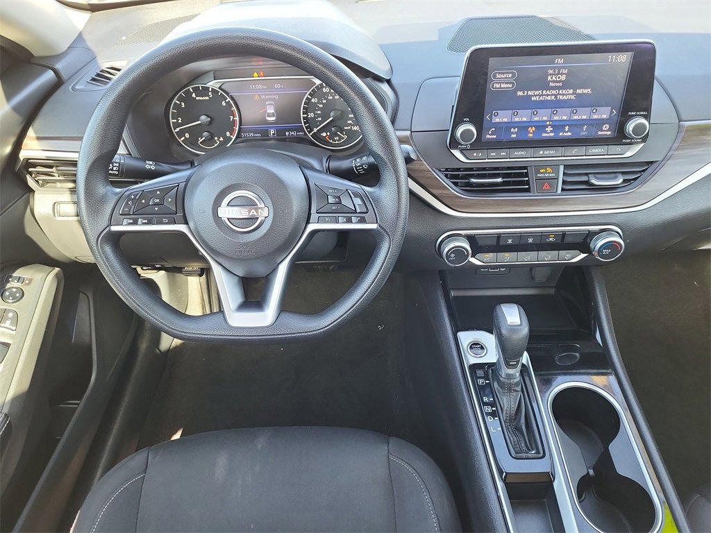 Used 2024 Nissan Altima 2.5 SV image 9
