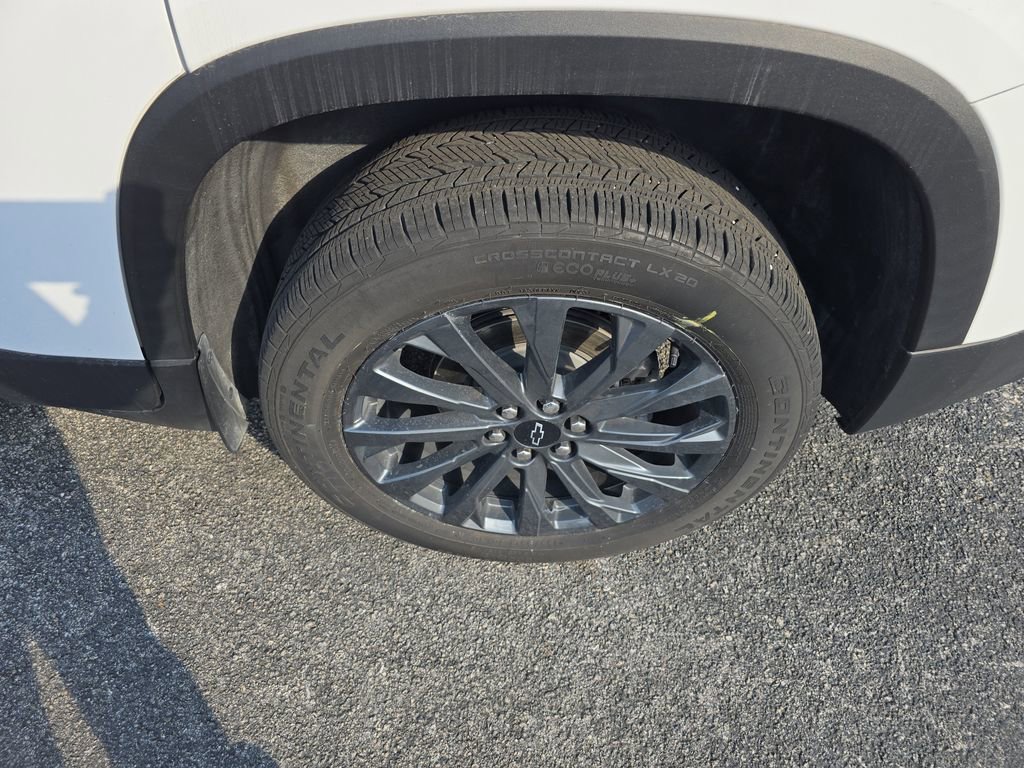 Used 2023 Chevrolet Traverse RS image 8