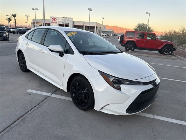 Used 2023 Toyota Corolla LE image 3