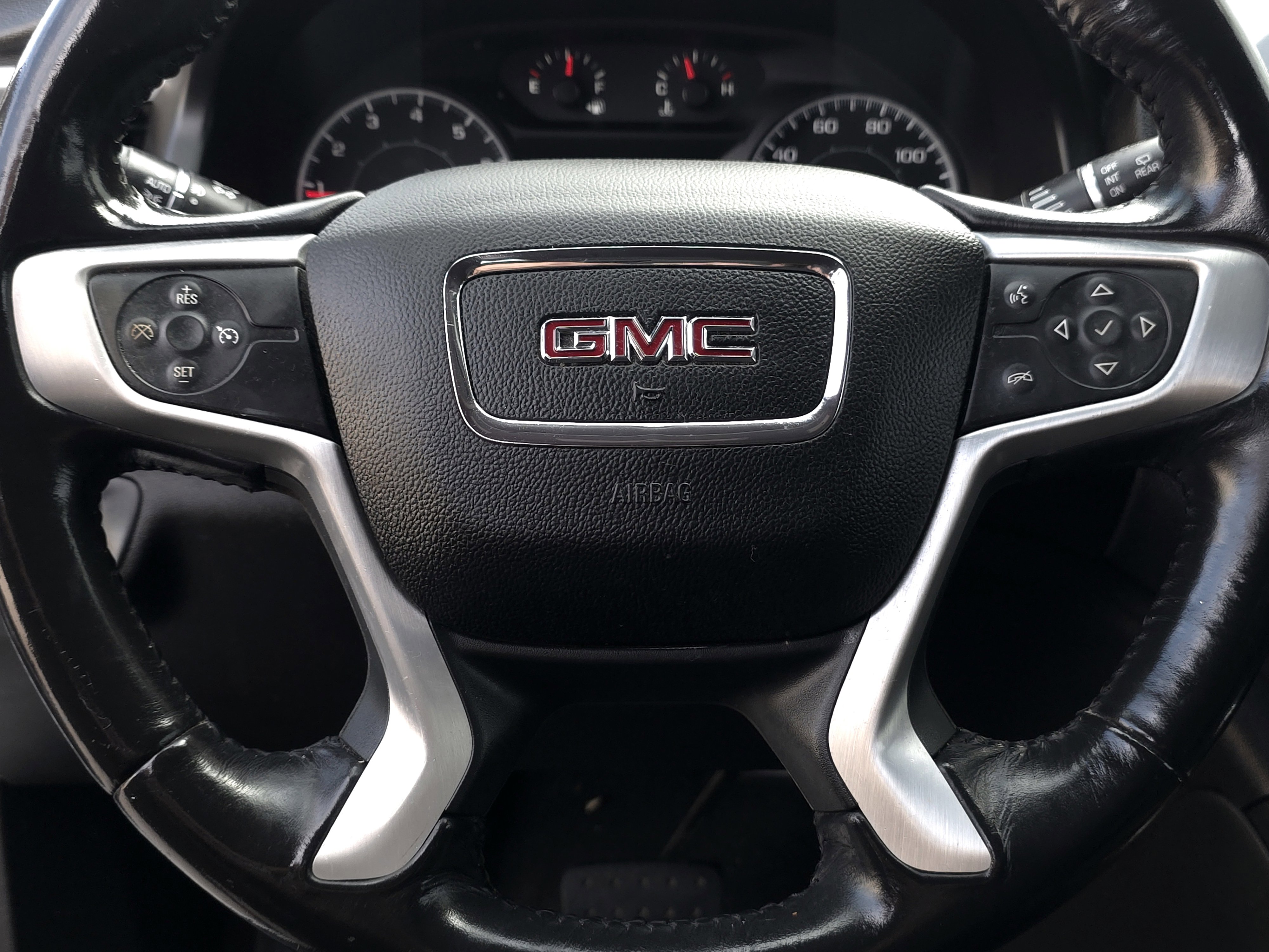 Used 2019 GMC Acadia SLE image 23