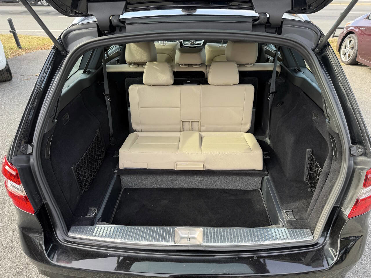 Used 2011 Mercedes-Benz E 350 4MATIC Wagon image 11