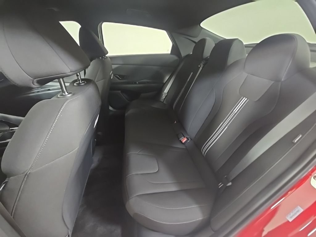 New 2025 Hyundai Elantra SEL FWD image 28