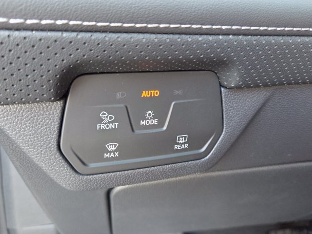 New 2026 Volkswagen Atlas Cross Sport SE FWD image 27