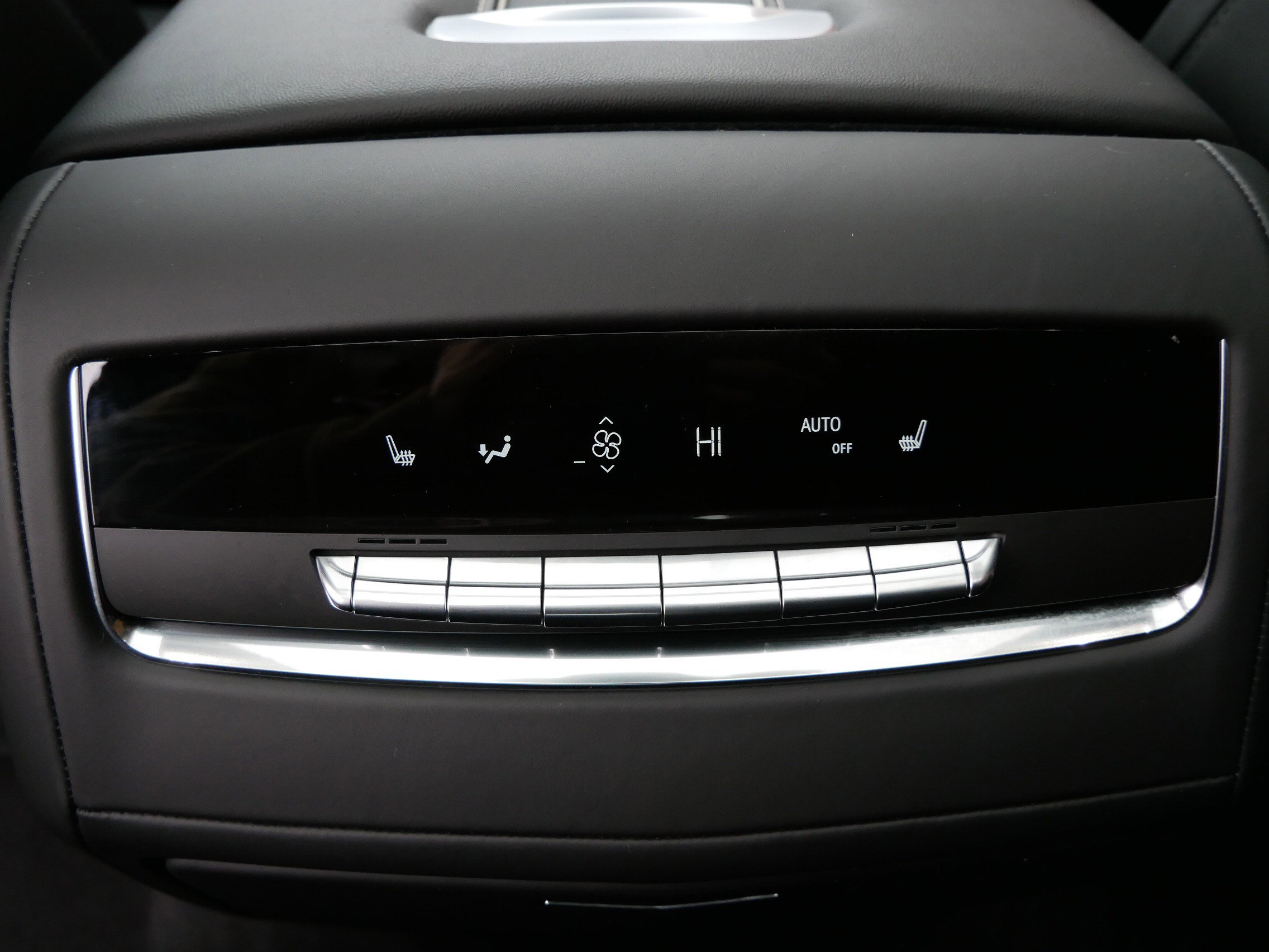 Certified 2024 Cadillac Escalade Sport Platinum w/ LPO, ONYX Package image 13