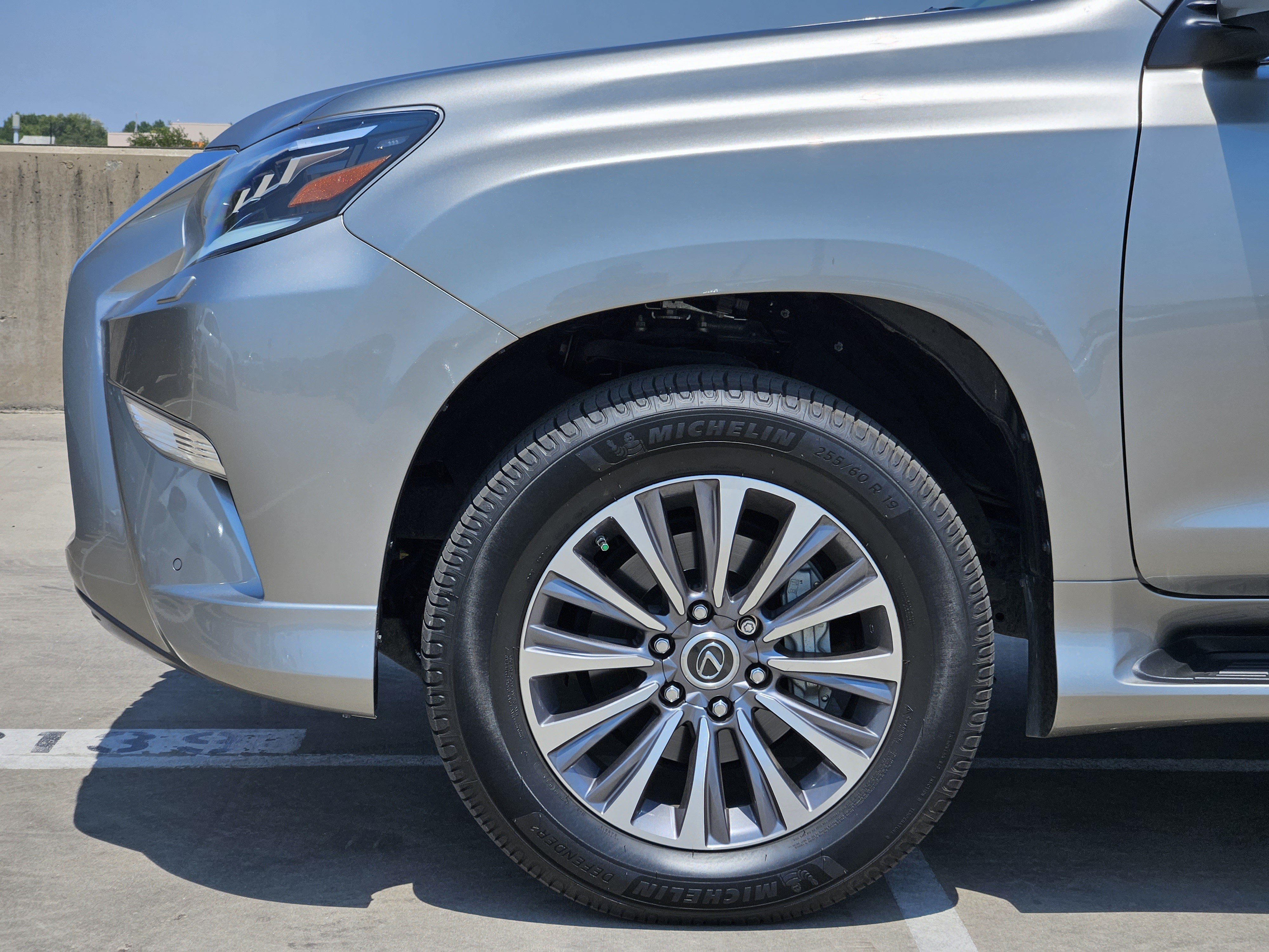 Used 2020 Lexus GX 460 Luxury w/ Accessory Package AWD/4WD image 13