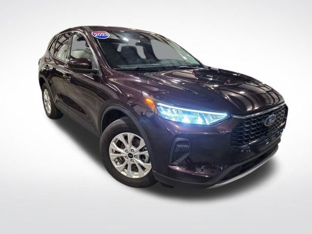 Used 2023 Ford Escape Active w/ Tech Pack #2 image 2
