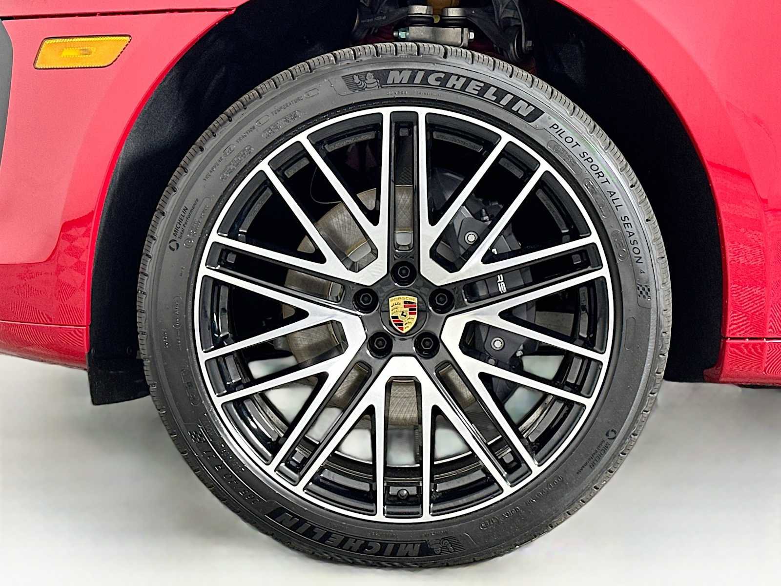 New 2026 Porsche Macan image 32