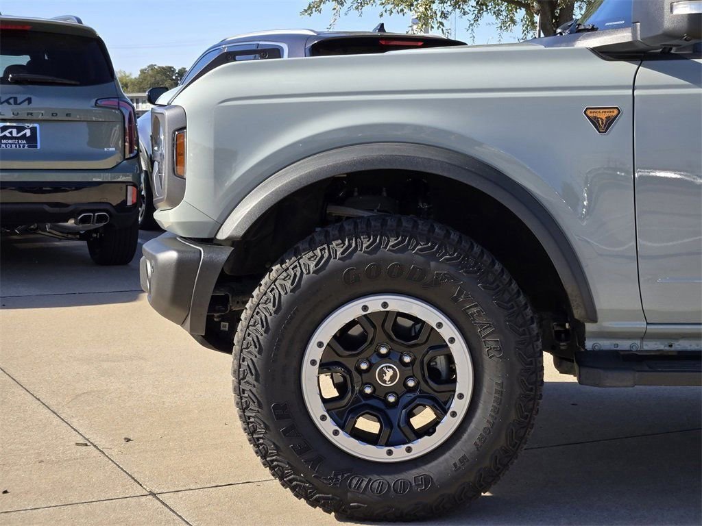 Used 2023 Ford Bronco Badlands image 15