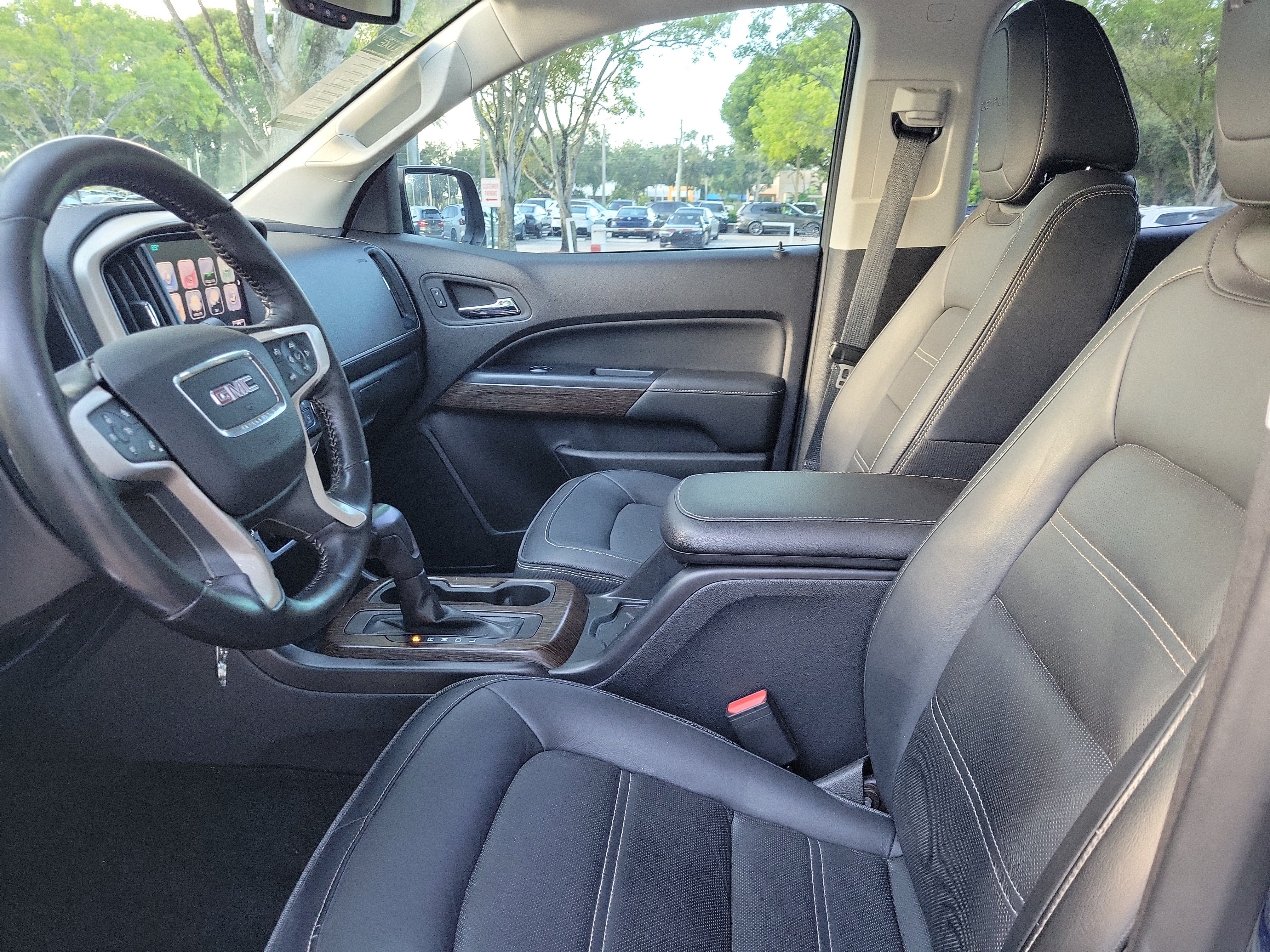 Used 2017 GMC Canyon Denali RWD image 13