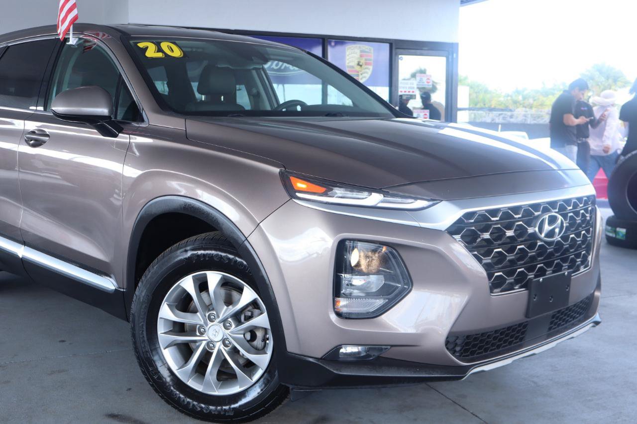 Used 2020 Hyundai Santa Fe SEL FWD image 2