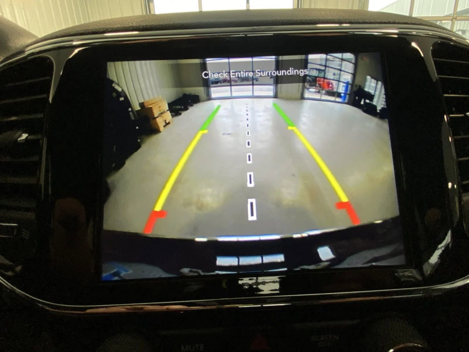 Used 2021 Jeep Grand Cherokee Limited w/ Luxury Group II image 34