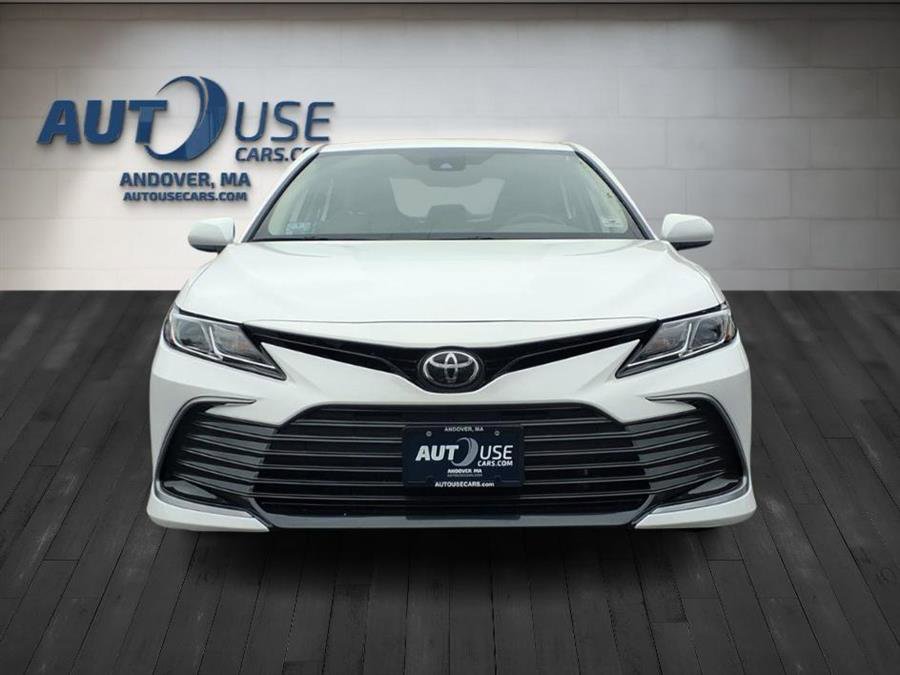 Used 2022 Toyota Camry LE image 2