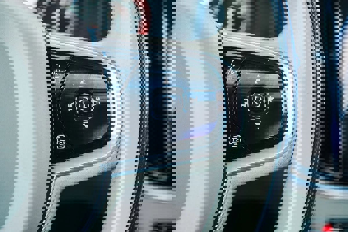 Used 2020 Volvo S60 T6 Momentum image 31