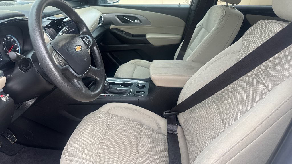 Used 2022 Chevrolet Traverse LS AWD/4WD image 9