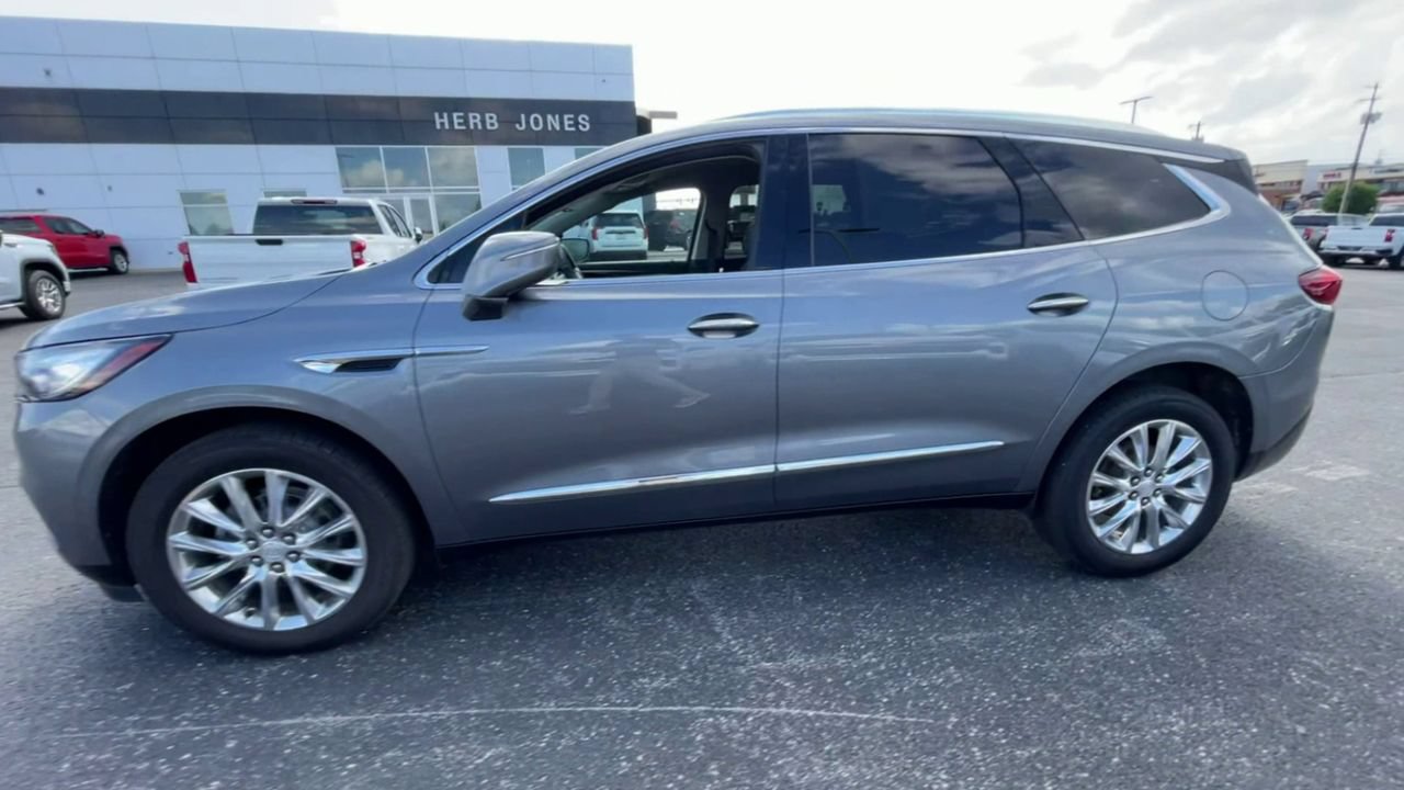 Used 2021 Buick Enclave Premium w/ Surround and Sites Package AWD/4WD image 4
