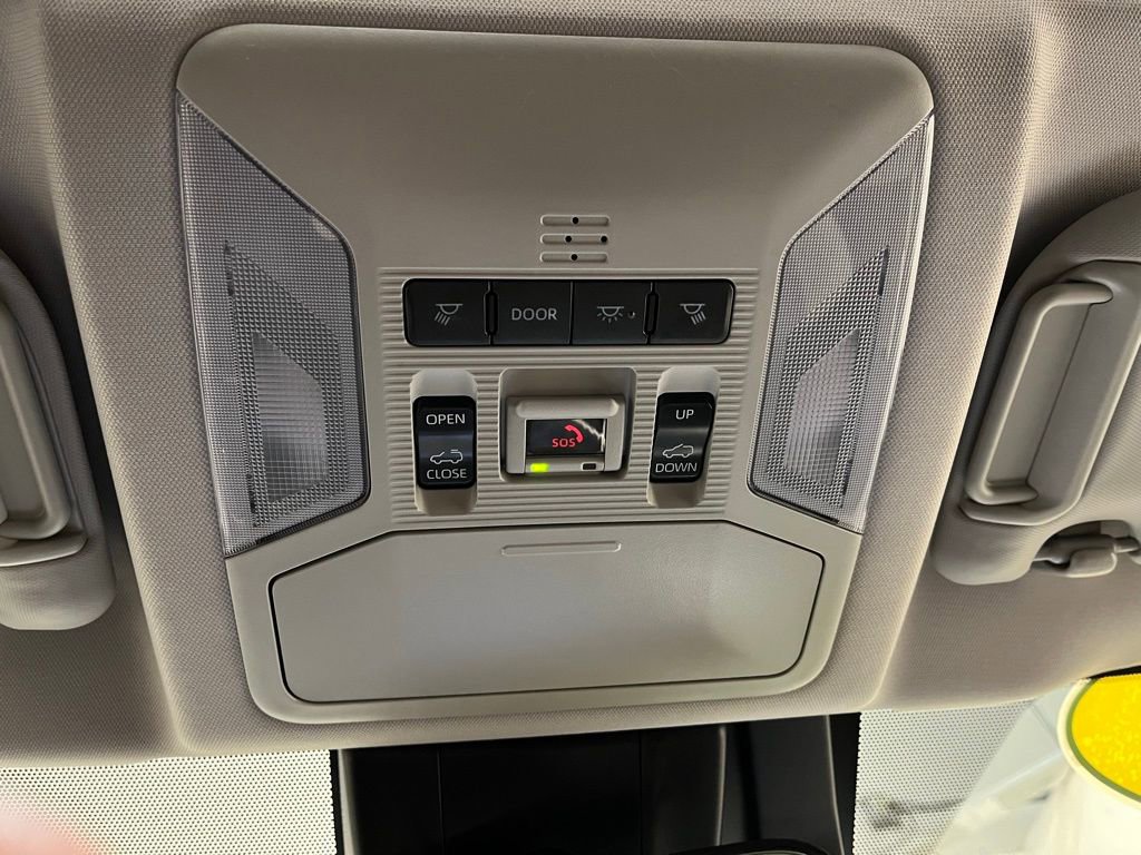 Used 2025 Toyota RAV4 XLE w/ Convenience Package AWD/4WD image 9