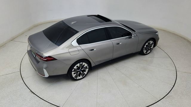 Used 2025 BMW i5 xDrive40 image 81