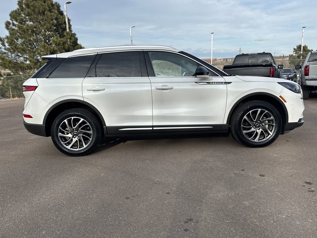 Certified 2022 Lincoln Corsair FWD w/ Equipment Group 101A image 8