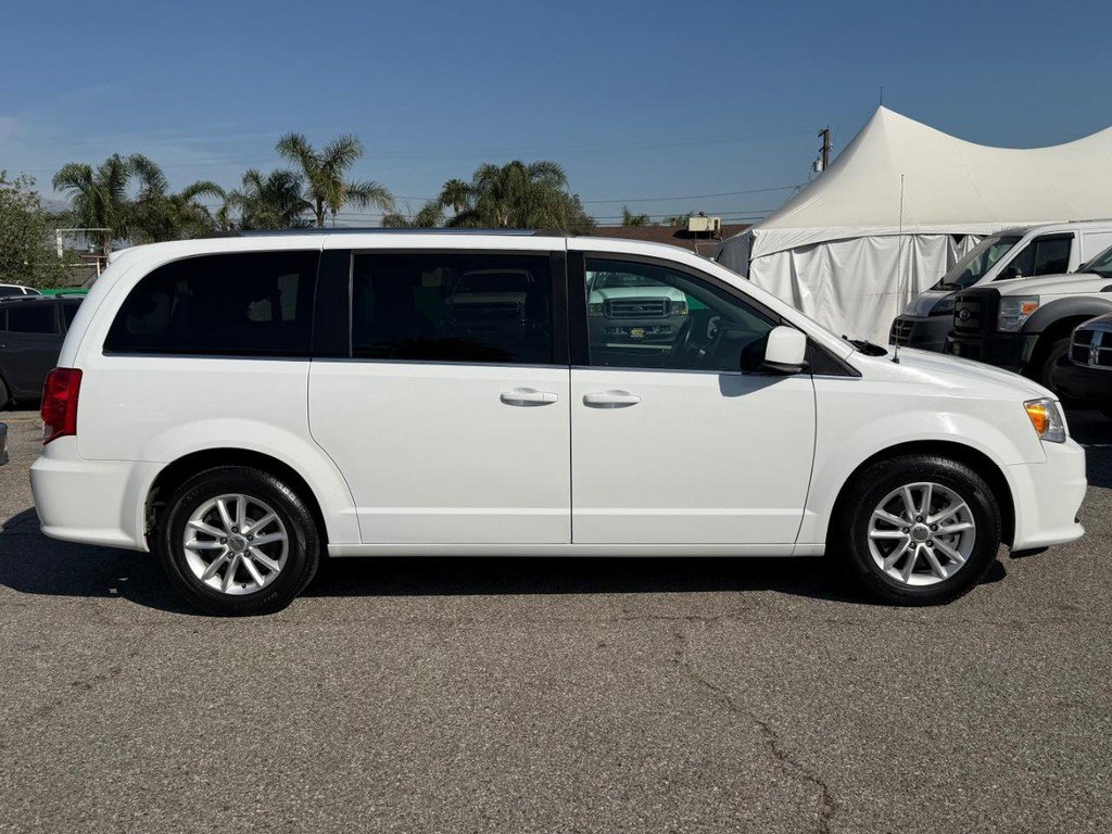 Used 2018 Dodge Grand Caravan SXT image 4