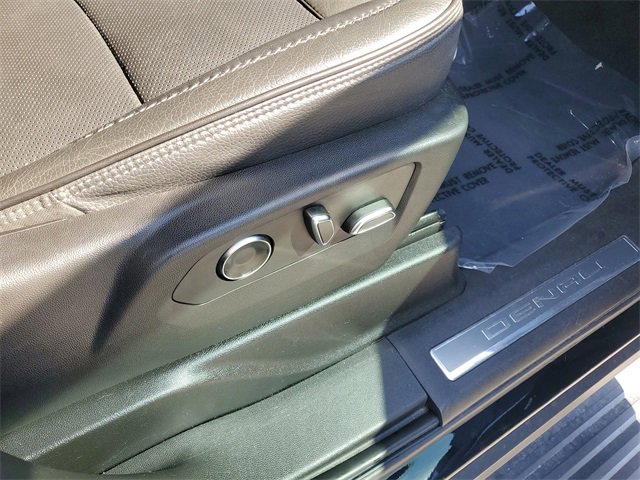 Used 2021 GMC Yukon Denali w/ LPO, Illumination Package image 36