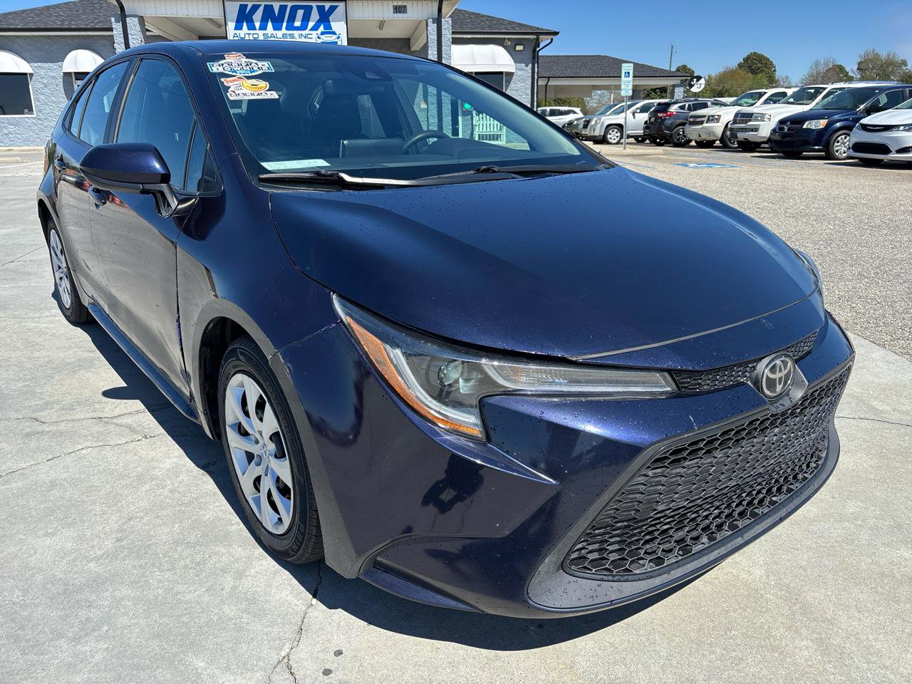 Used 2021 Toyota Corolla LE image 2