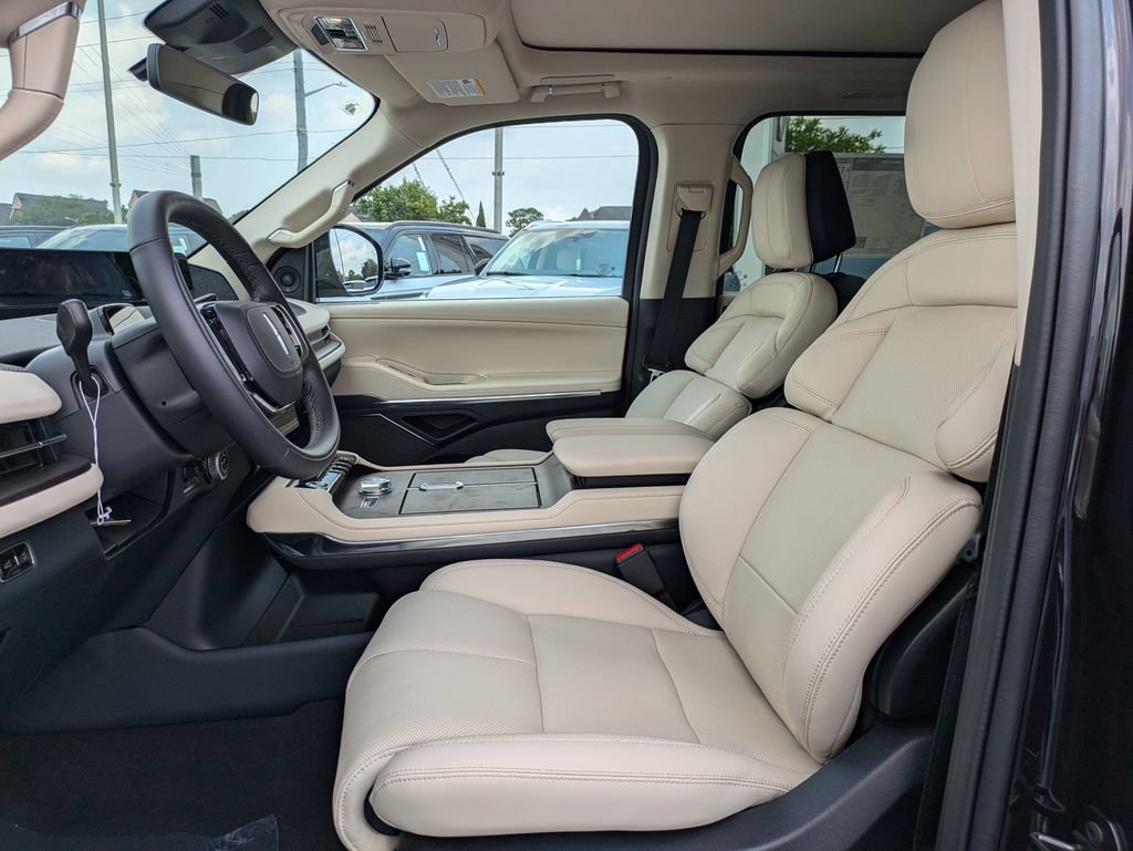 New 2027 Lincoln Navigator Reserve AWD/4WD image 21