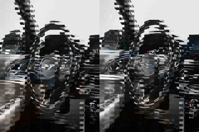 Used 2023 Genesis G70 3.3T image 15