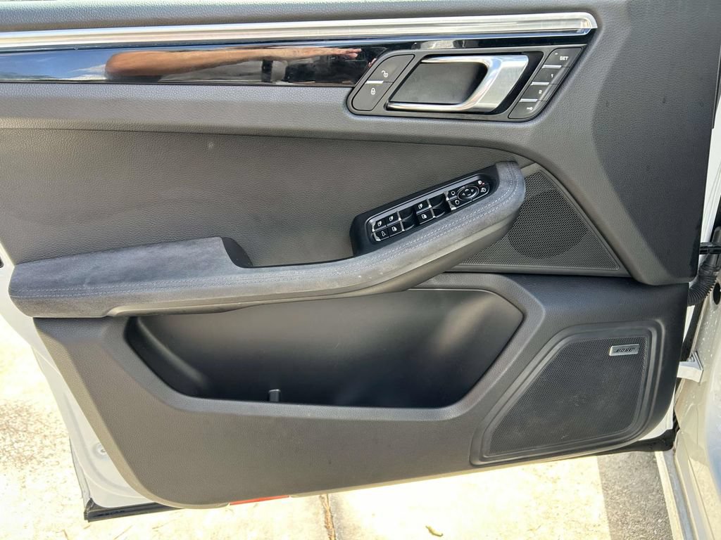 Used 2017 Porsche Macan GTS AWD/4WD image 15