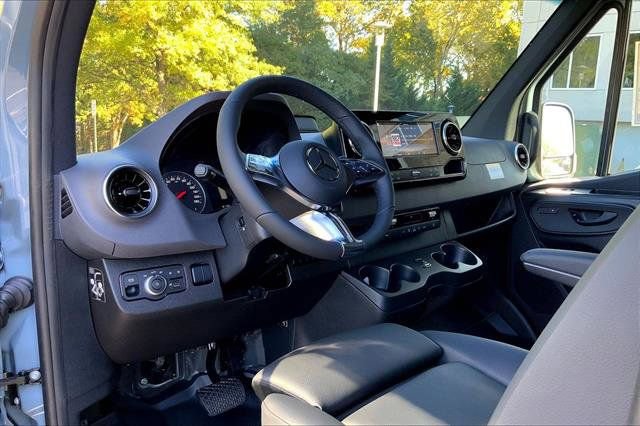 New 2025 Mercedes-Benz Sprinter 2500 image 27